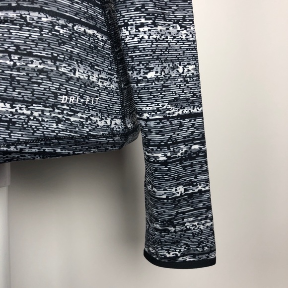 Nike DriFit hoodie - Picture 7 of 7